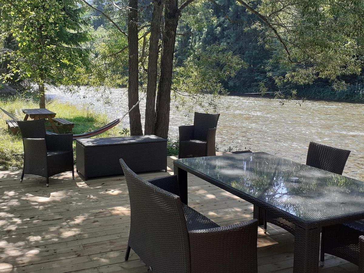 La Malu' Bistritei - Casutele Valea Stanii Hotel Bagian luar foto